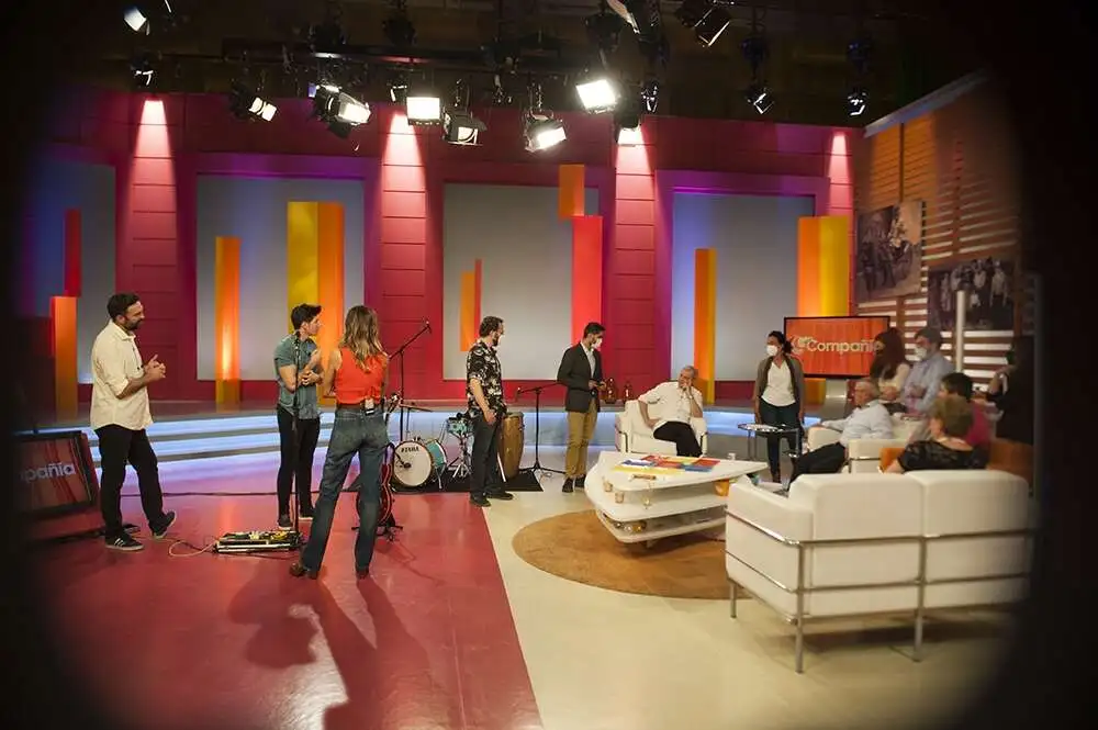 Dos días en la vida en CMMedia Televisión